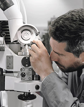 辛迪·克莱门特-万国手表官方售后服务中心